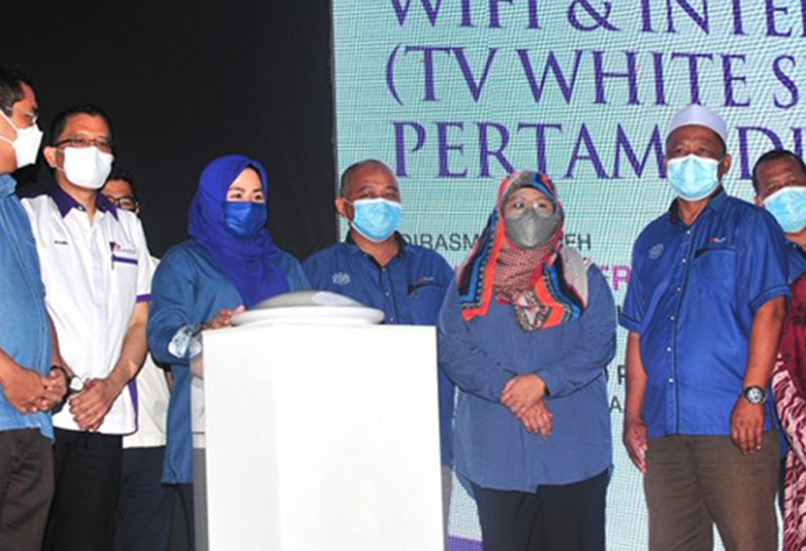 Ministry of Higher Education UiTM Holdings AxiCom and Microsoft